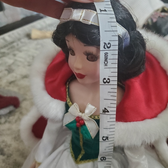 Disney snow white collectable doll - Picture 4 of 10